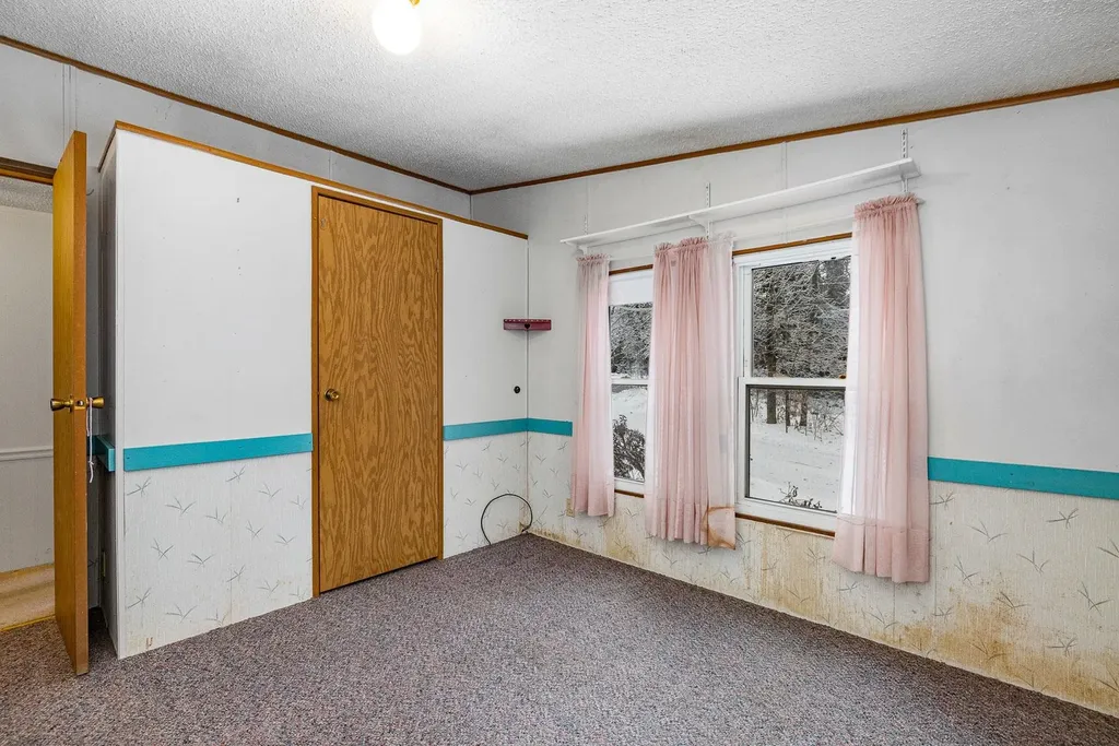 99 Pray Hill Road Wakefield NH 03872