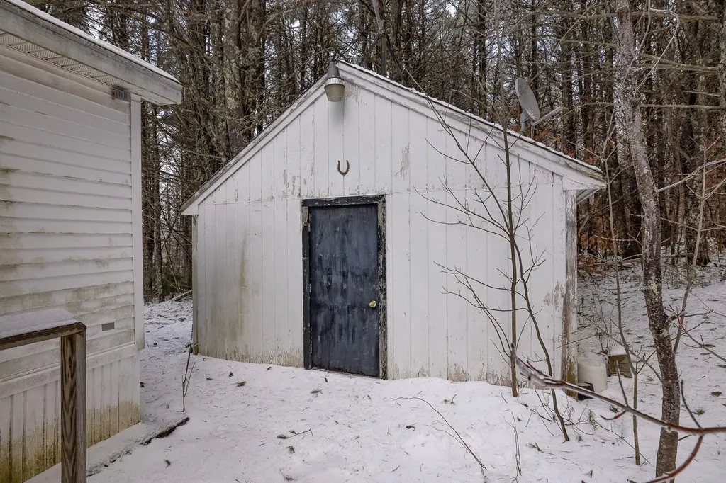 99 Pray Hill Road Wakefield NH 03872