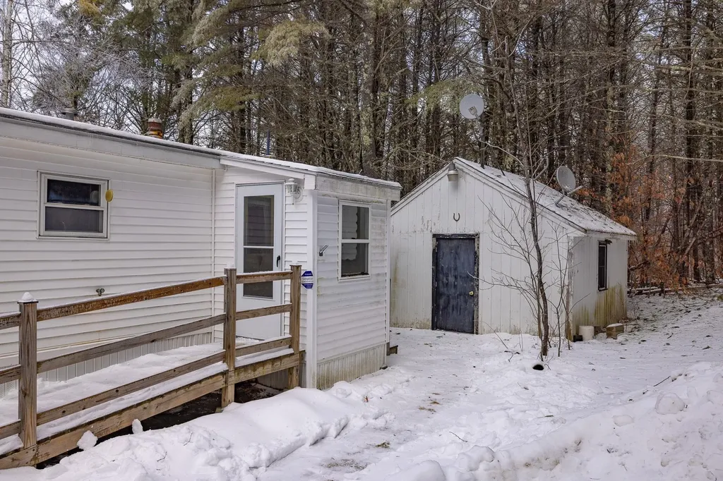 99 Pray Hill Road Wakefield NH 03872