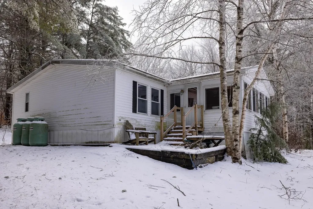 99 Pray Hill Road Wakefield NH 03872