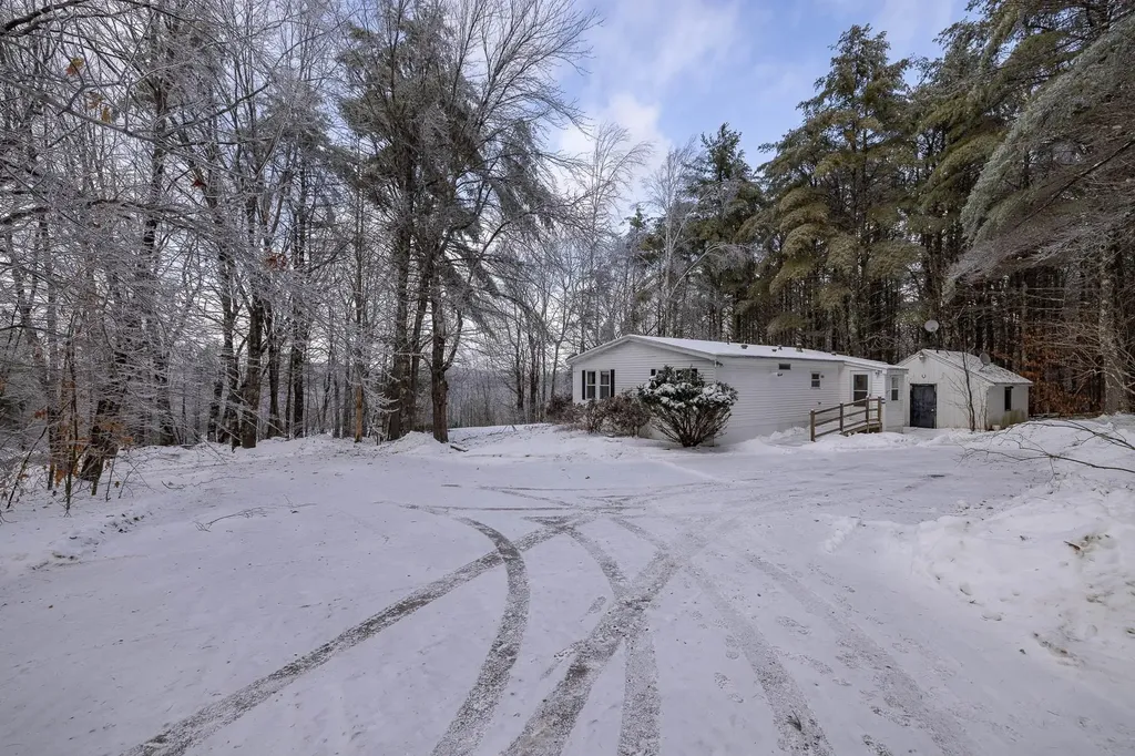 99 Pray Hill Road Wakefield NH 03872