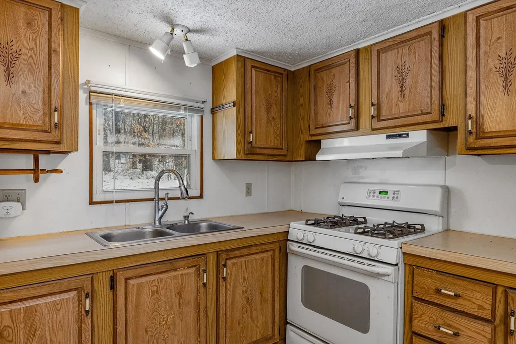 99 Pray Hill Road Wakefield NH 03872