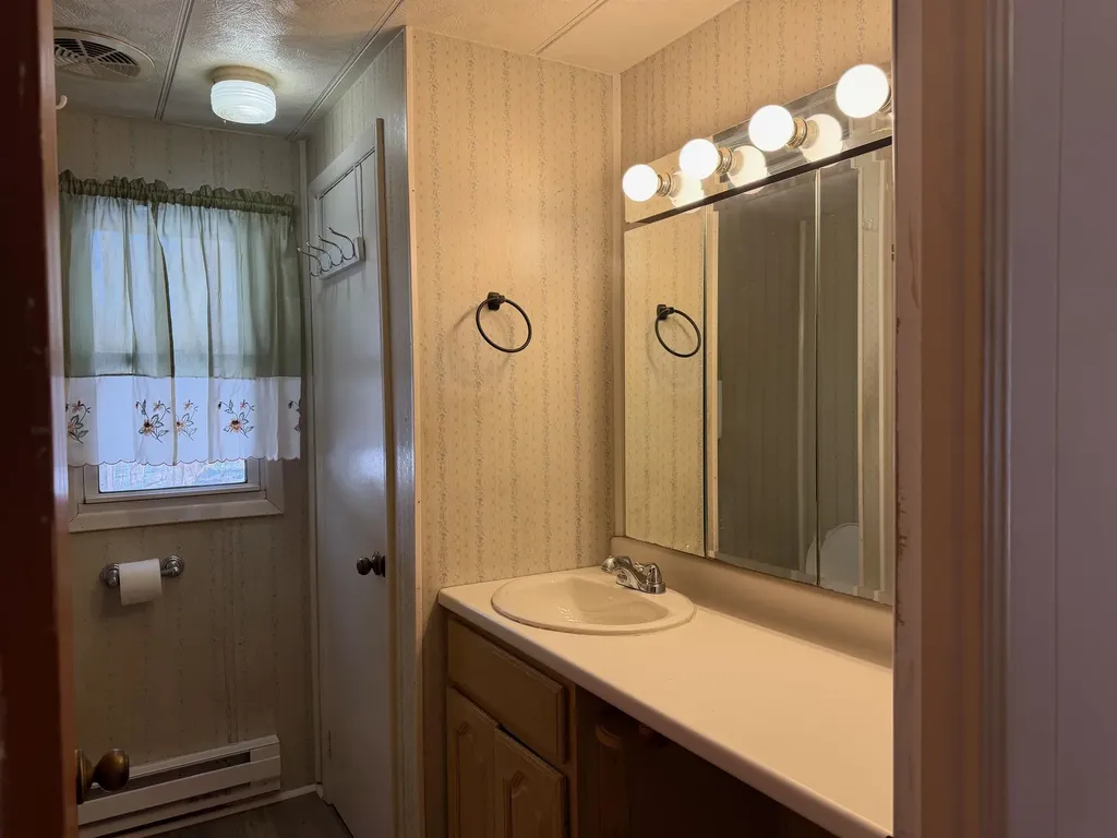 22 Fairfield Drive Concord NH 03301