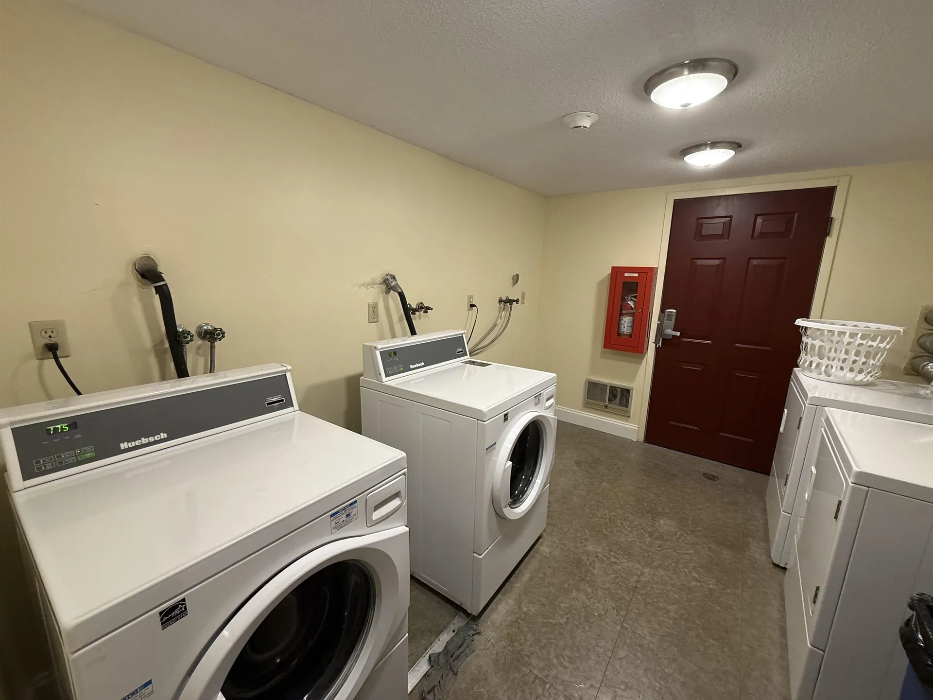 2 Roedean Drive Nashua NH 03063