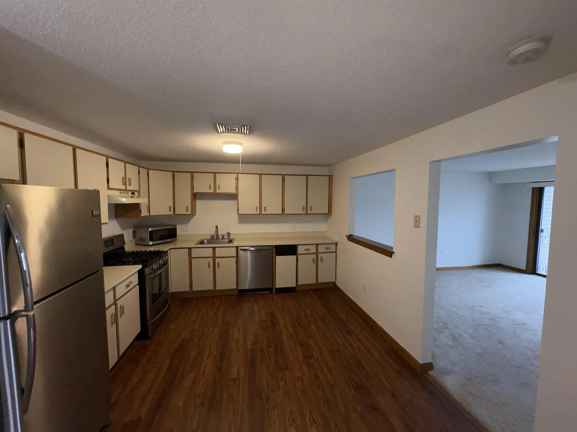 2 Roedean Drive Nashua NH 03063