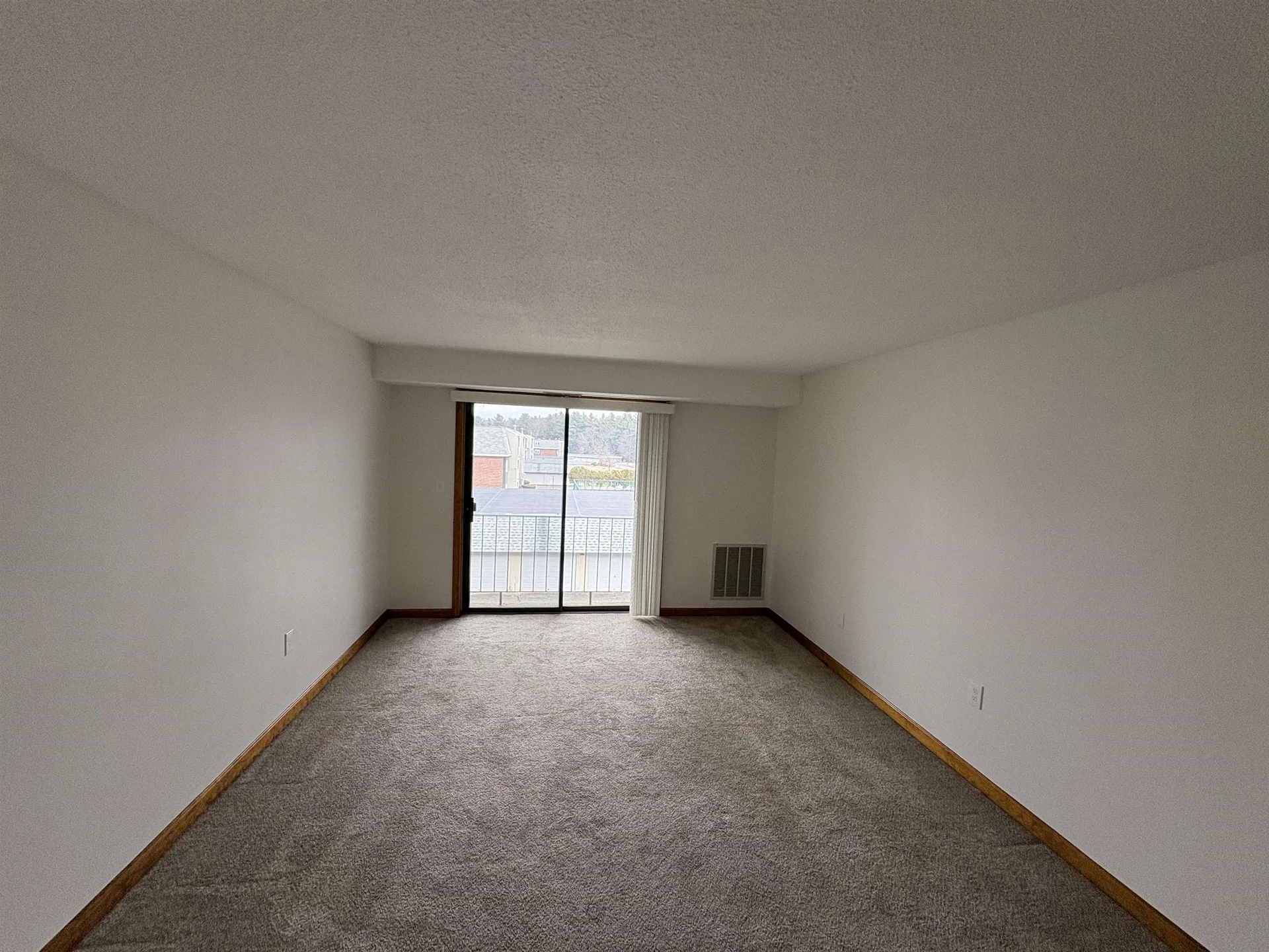 2 Roedean Drive Nashua NH 03063