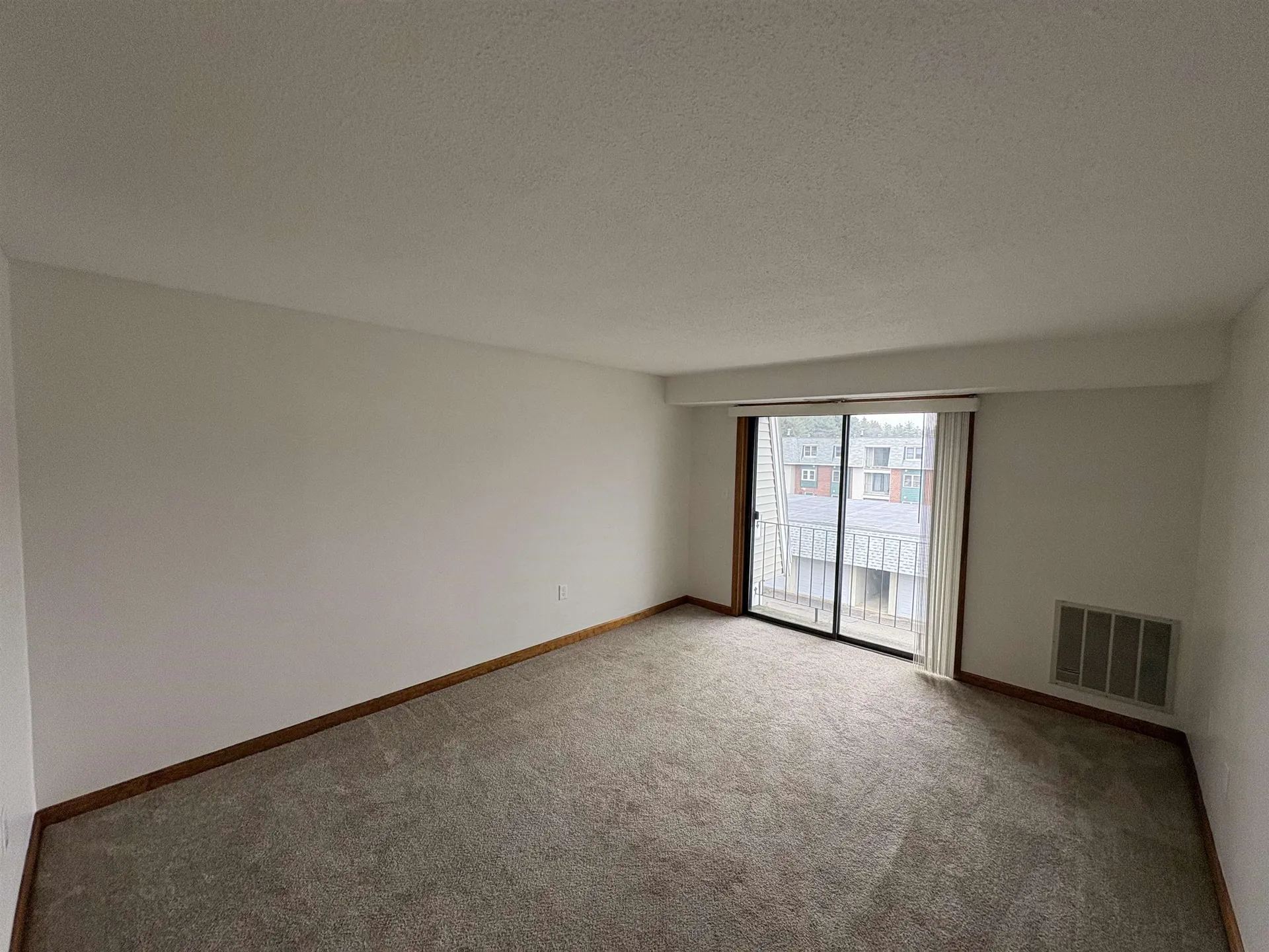 2 Roedean Drive Nashua NH 03063