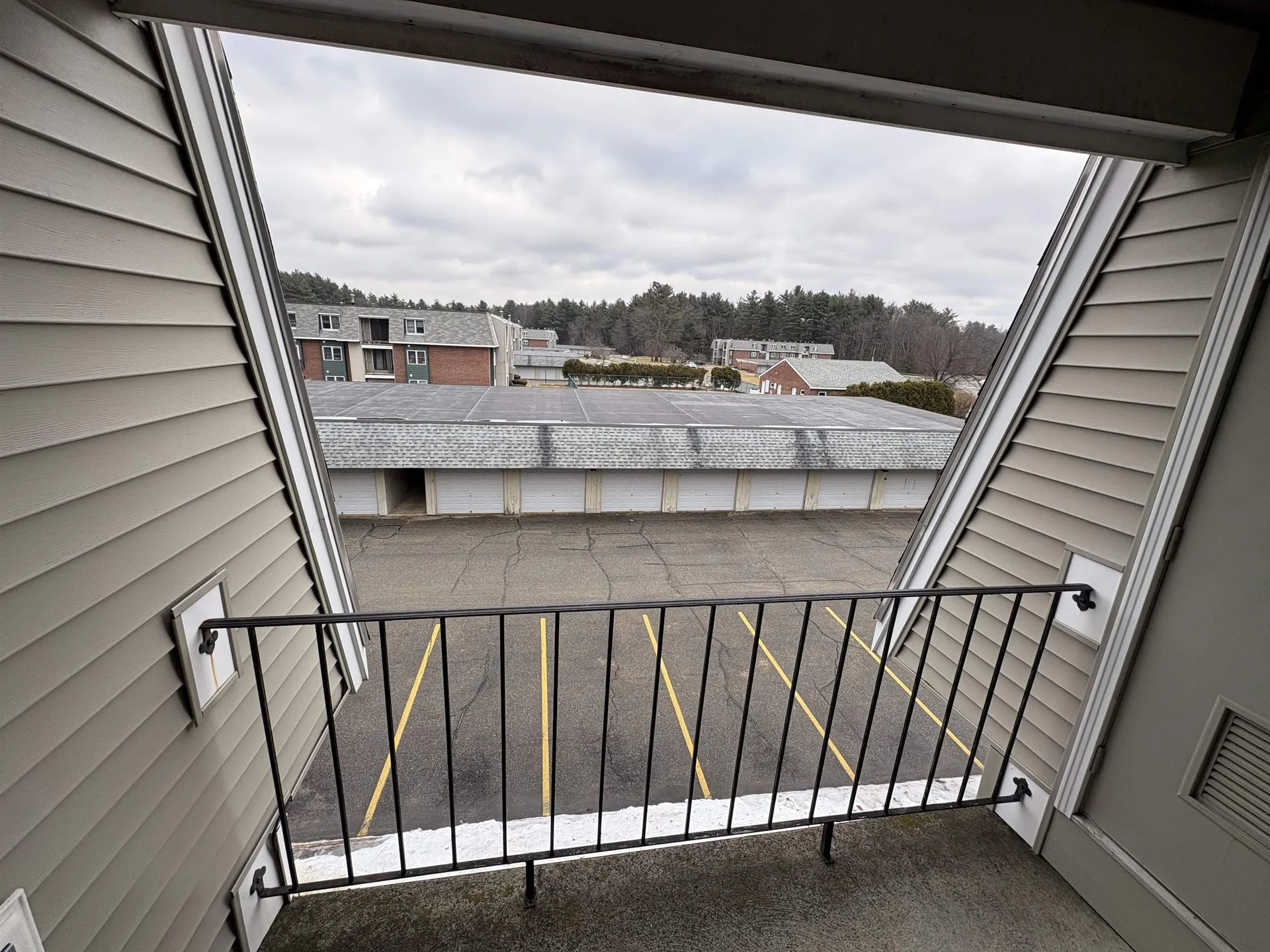 2 Roedean Drive Nashua NH 03063