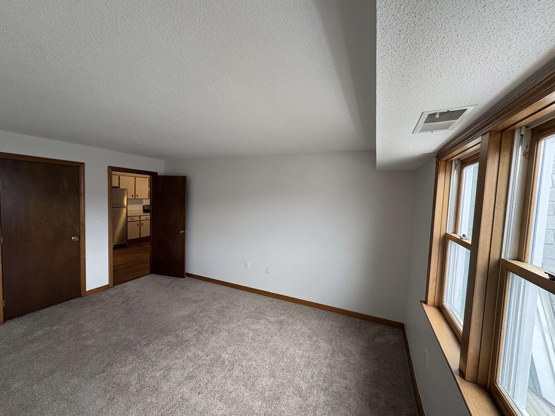 2 Roedean Drive Nashua NH 03063