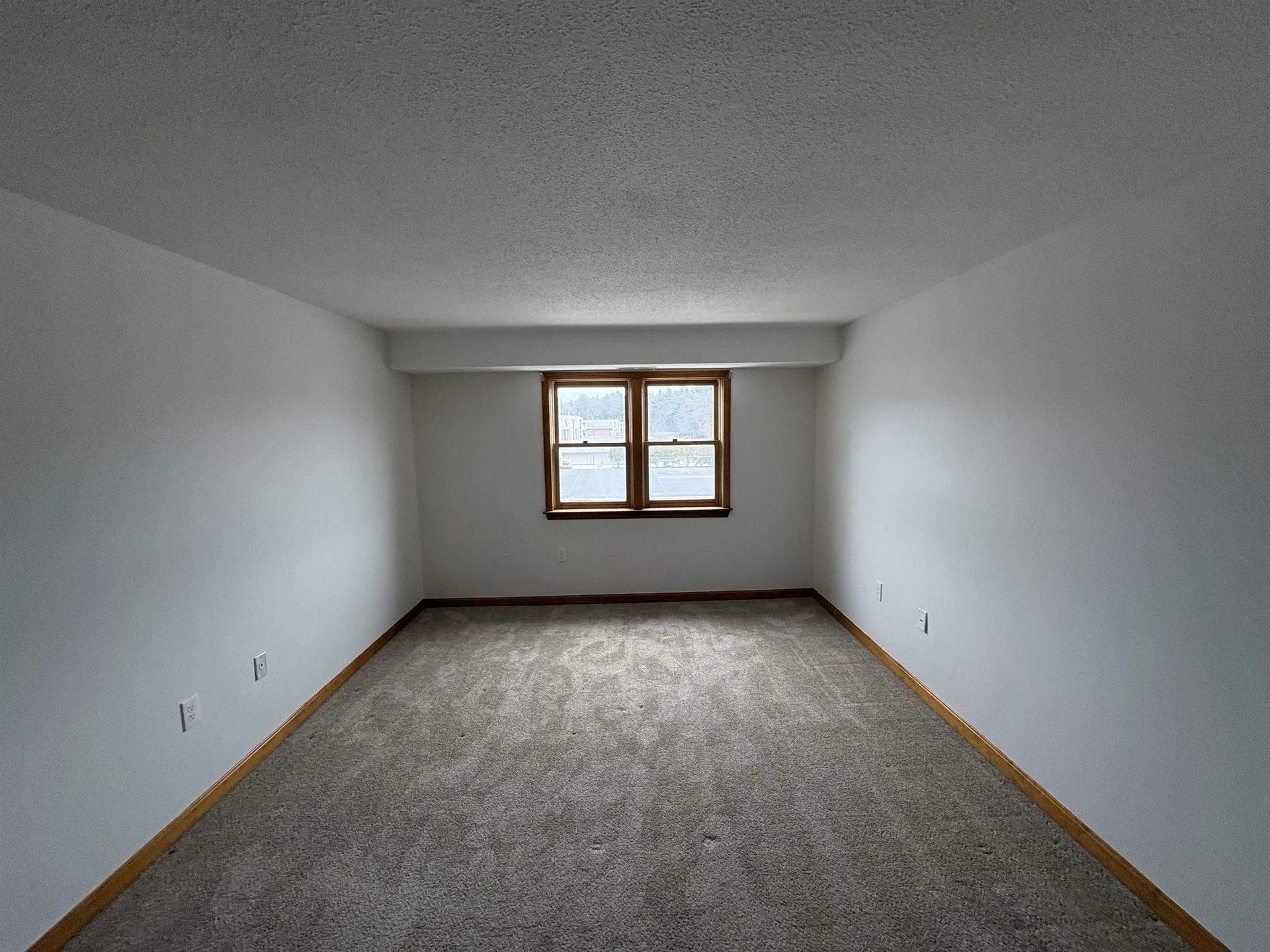 2 Roedean Drive Nashua NH 03063