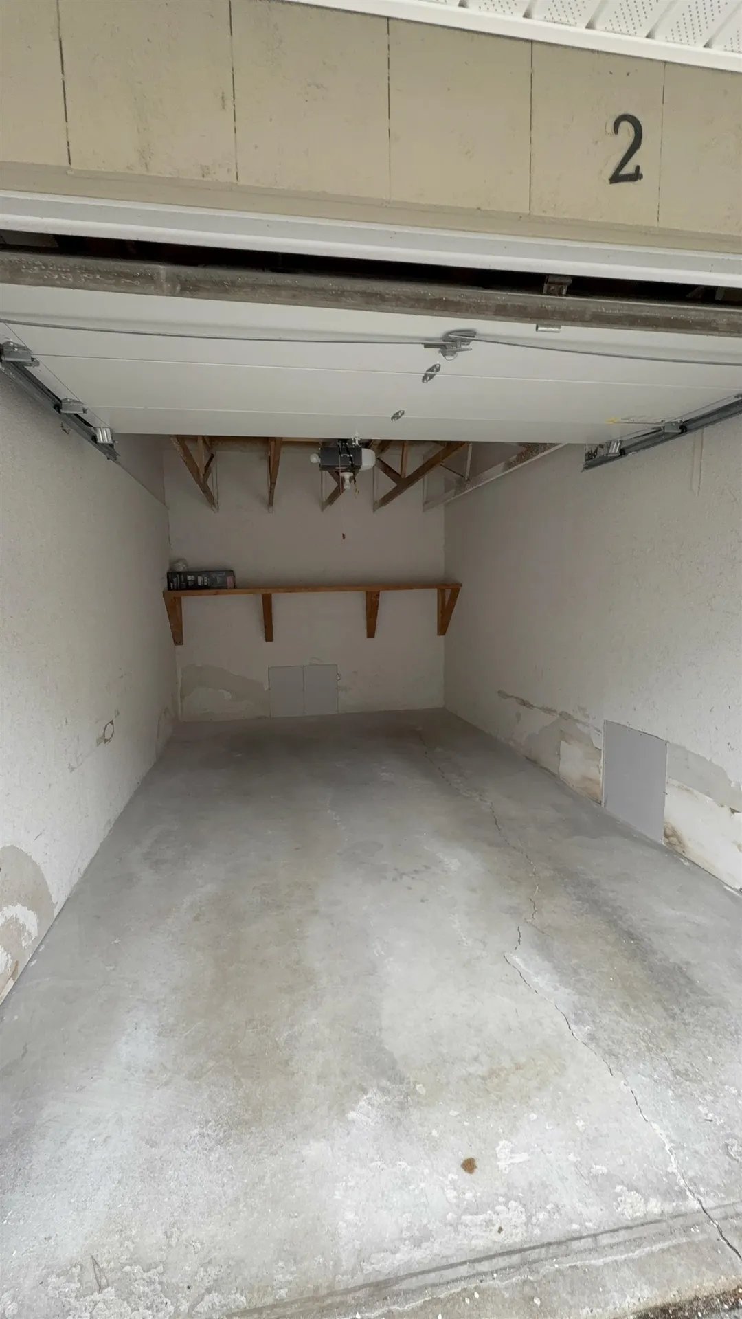 2 Roedean Drive Nashua NH 03063