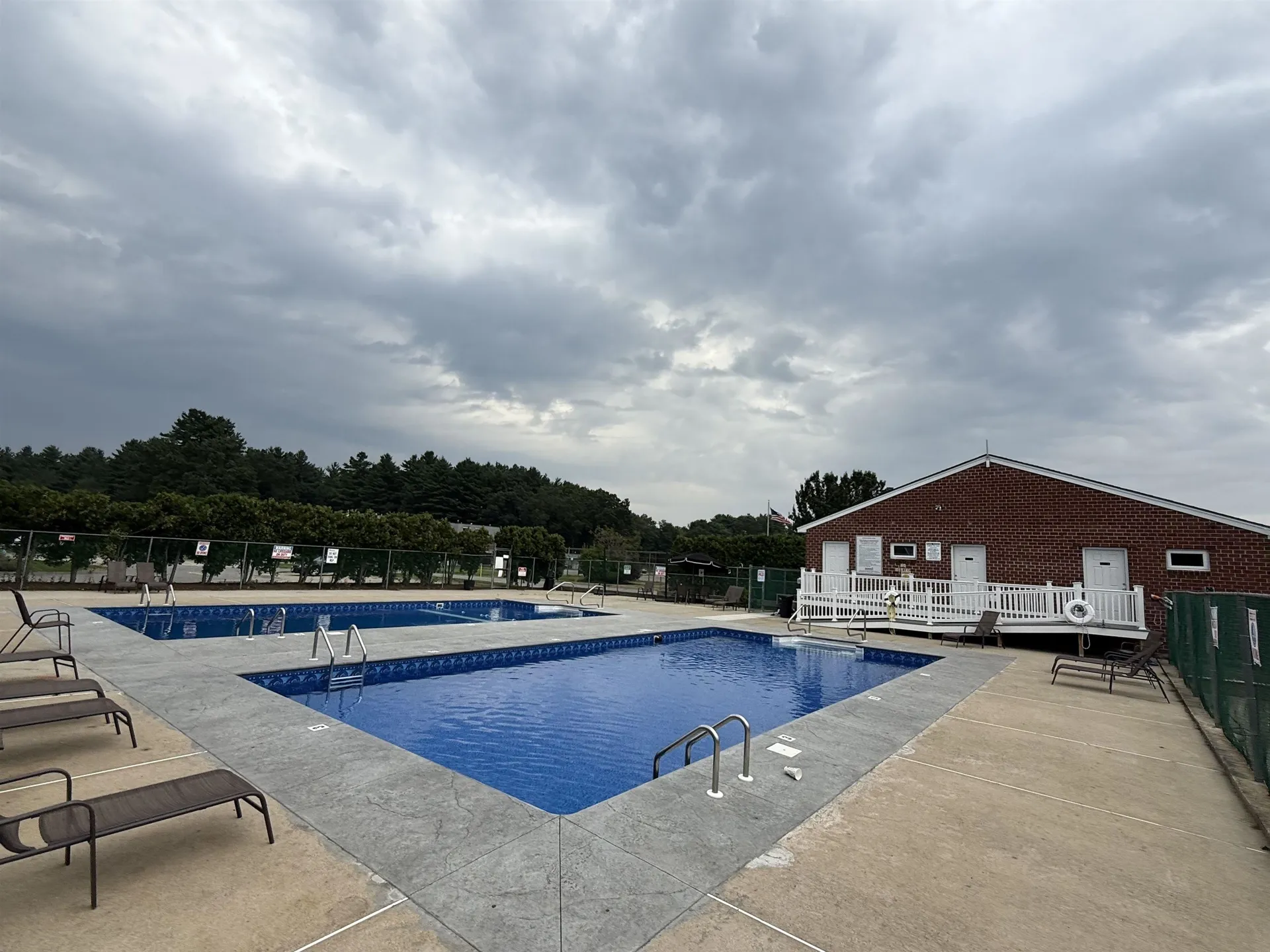 2 Roedean Drive Nashua NH 03063