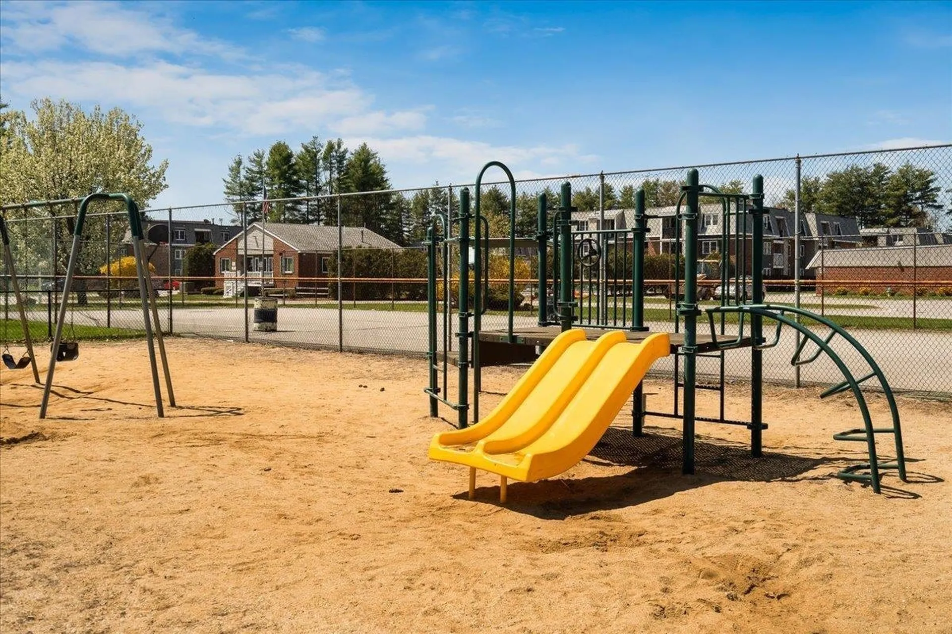 2 Roedean Drive Nashua NH 03063