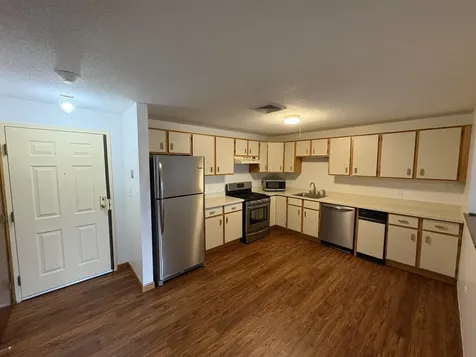 2 Roedean Drive Nashua NH 03063