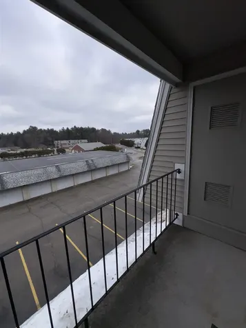 2 Roedean Drive Nashua NH 03063