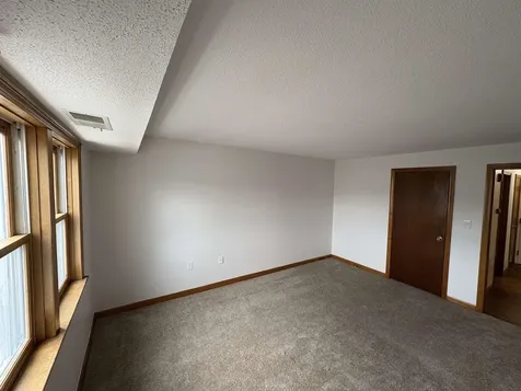 2 Roedean Drive Nashua NH 03063