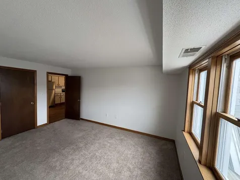 2 Roedean Drive Nashua NH 03063