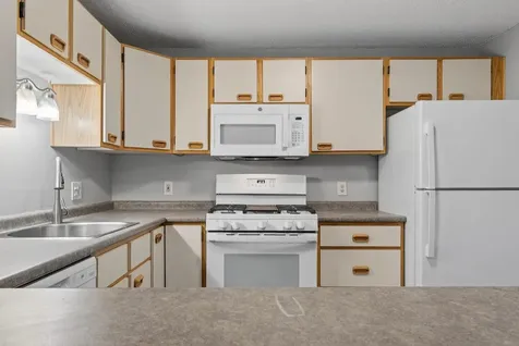 6 Knights Bridge Drive Nashua NH 03063