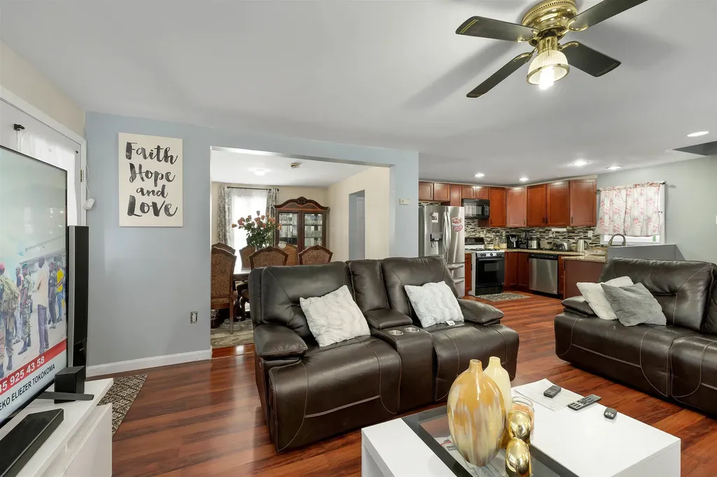 5 Howard Street Pembroke NH 03275