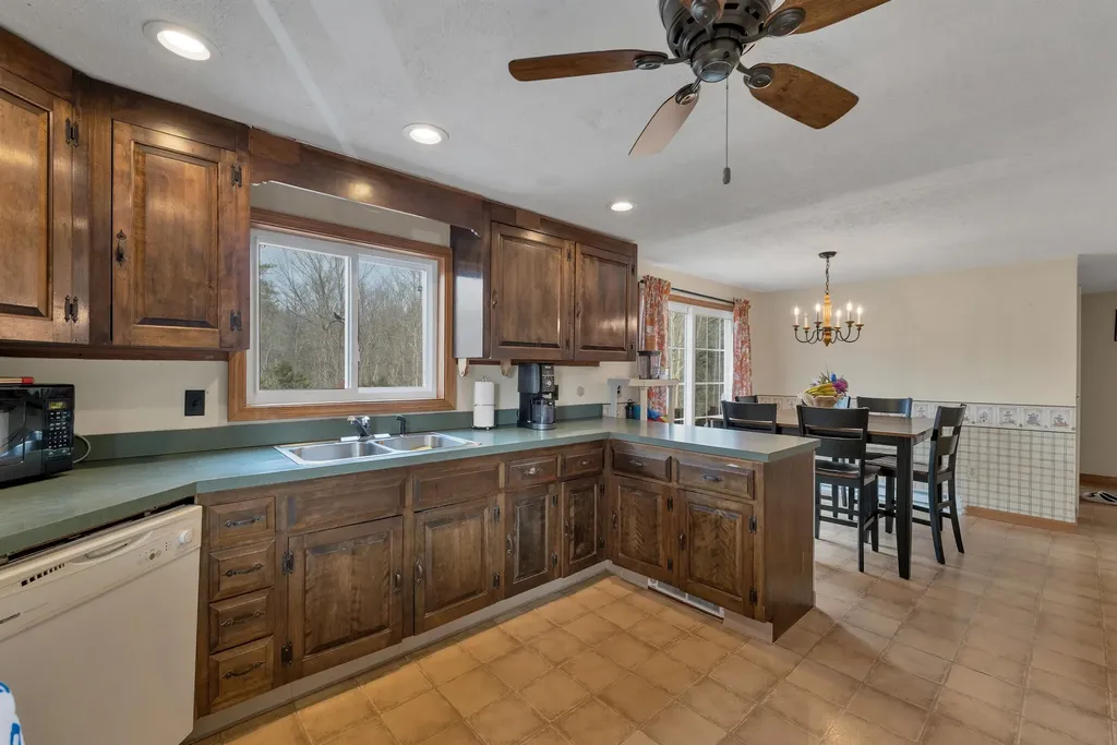 102 Sanborn Road East Kingston NH 03827