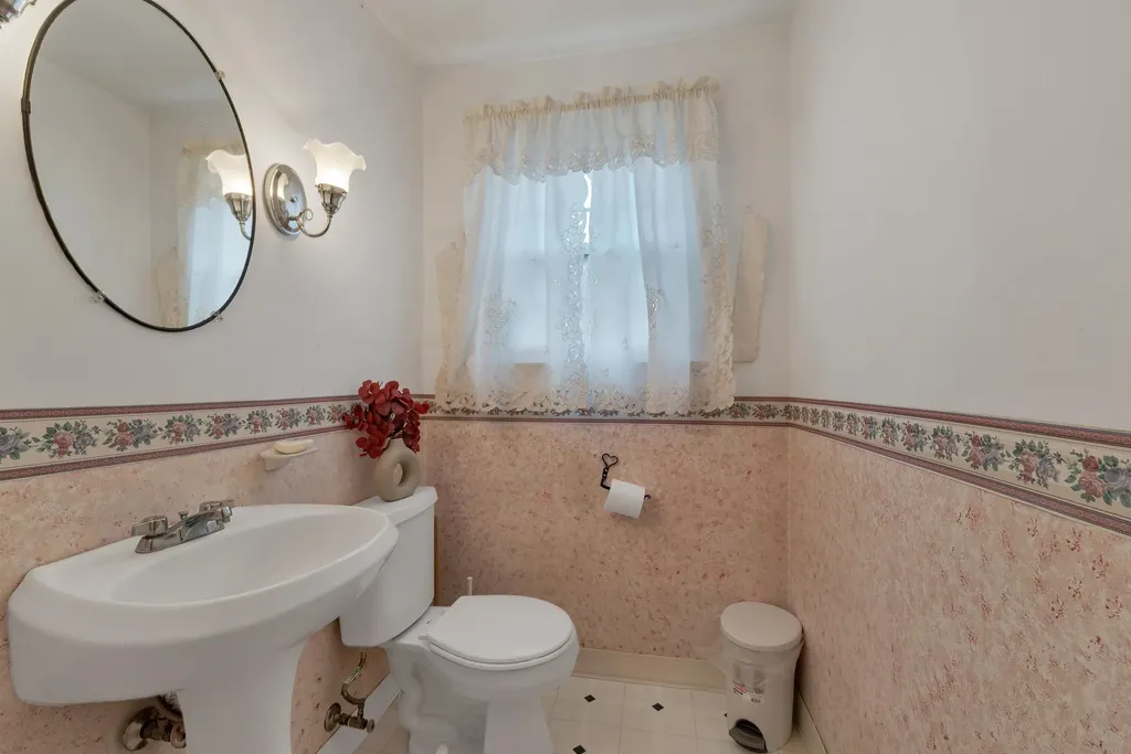 102 Sanborn Road East Kingston NH 03827