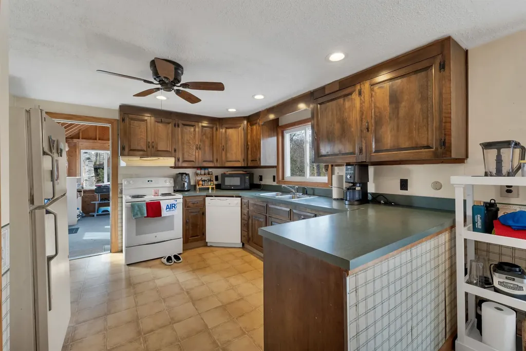 102 Sanborn Road East Kingston NH 03827