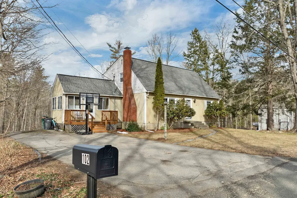 102 Sanborn Road East Kingston NH 03827