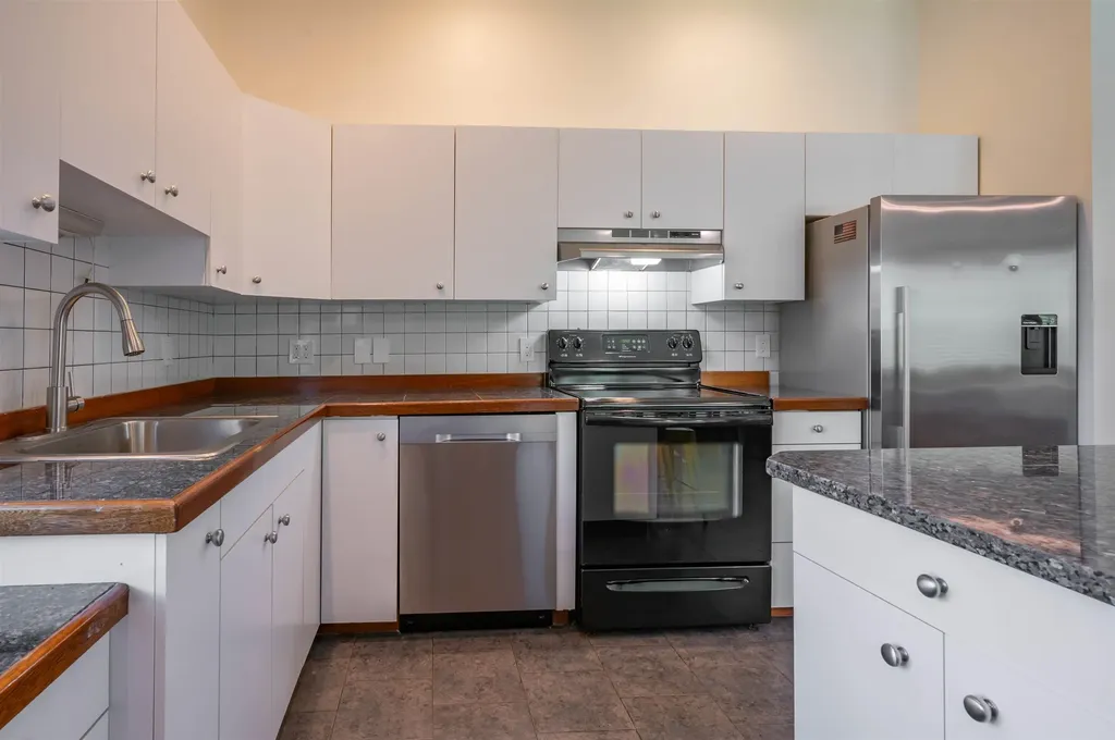 51 Depot Road Hampton Falls NH 03644