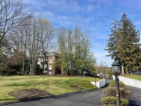 490 River Road Manchester NH 03104