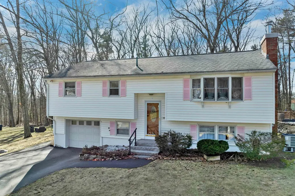 51 Bedard Avenue Derry NH 03038