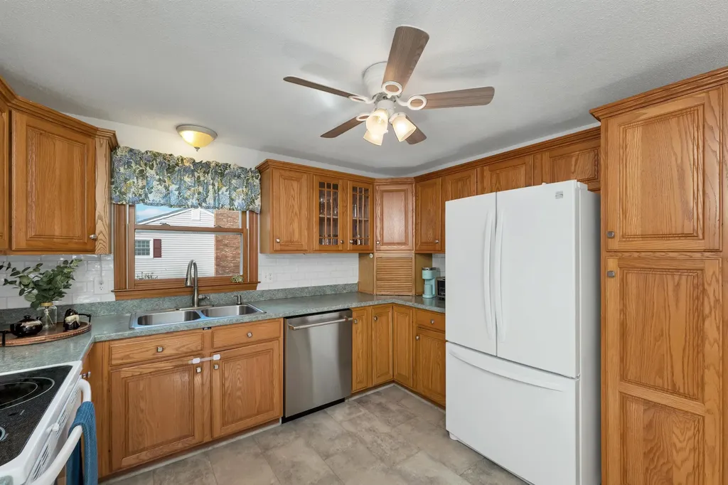 51 Bedard Avenue Derry NH 03038