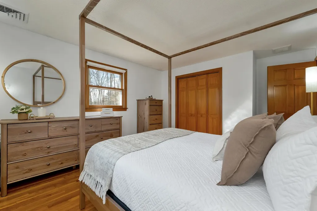 51 Bedard Avenue Derry NH 03038