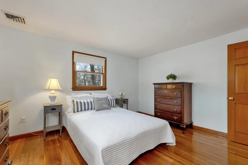 51 Bedard Avenue Derry NH 03038
