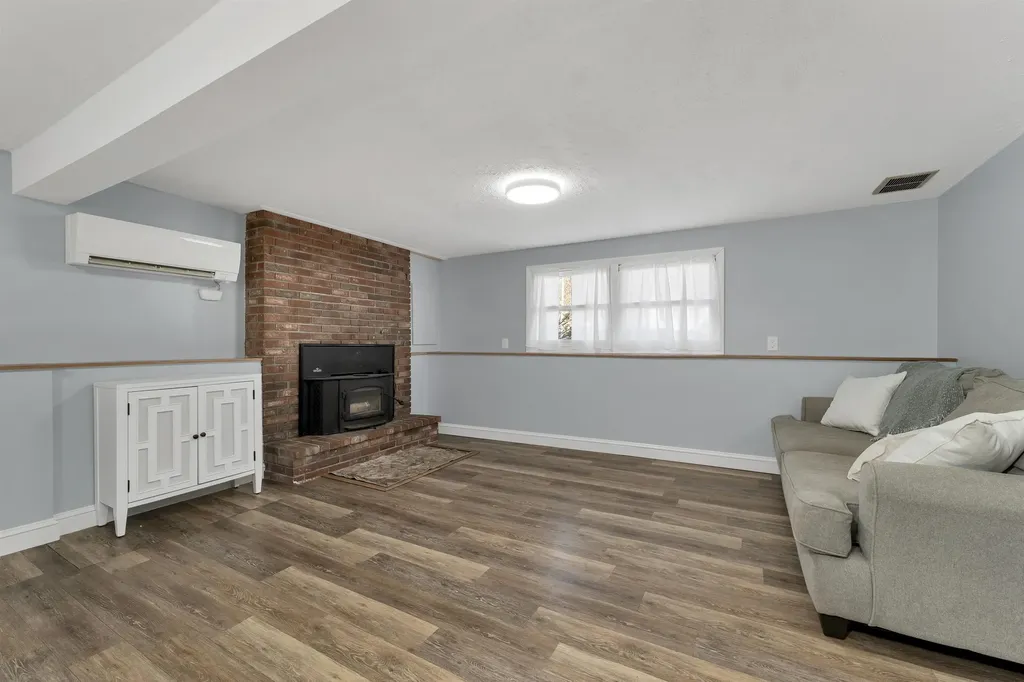 51 Bedard Avenue Derry NH 03038