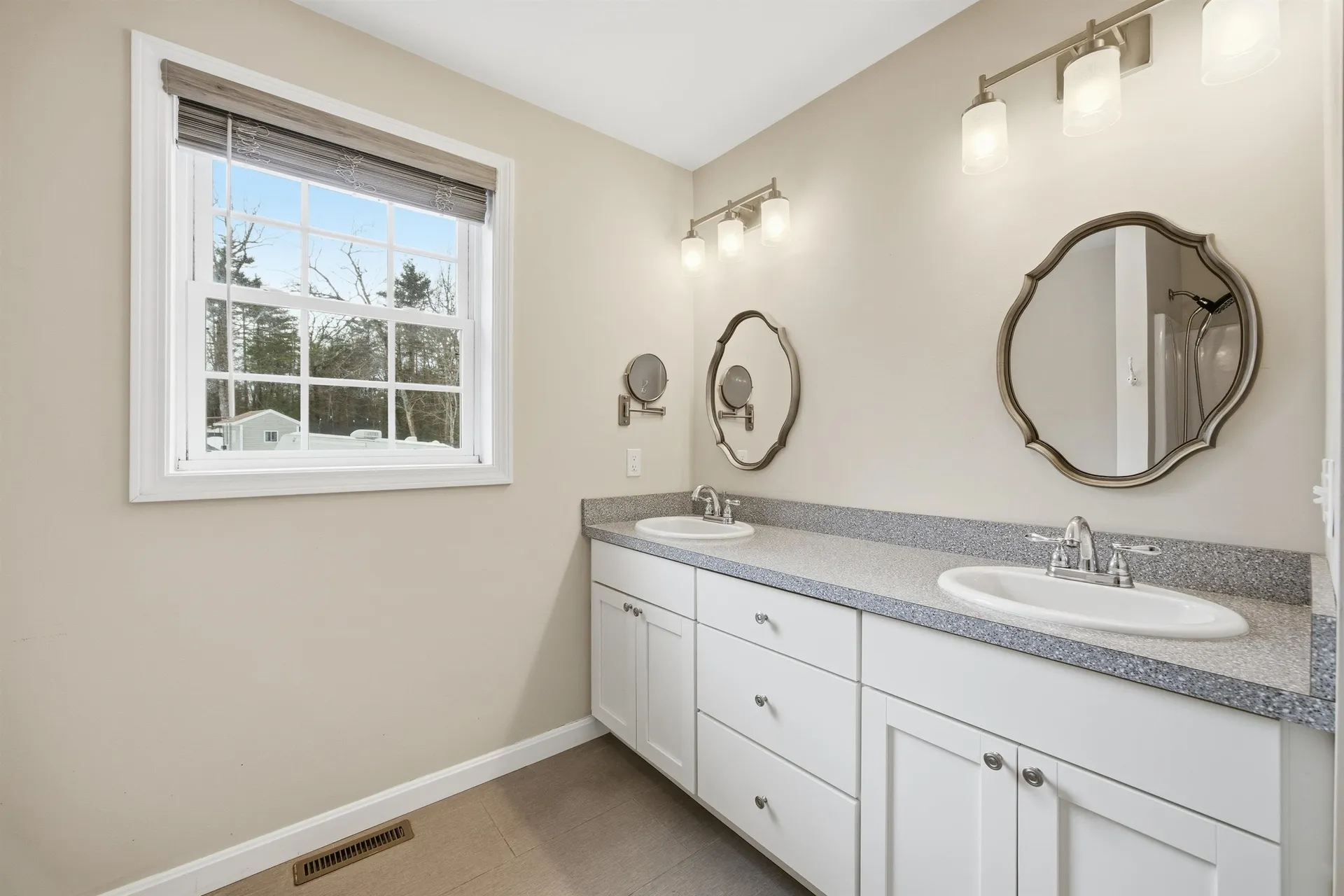 1 French Road Epping NH 03042