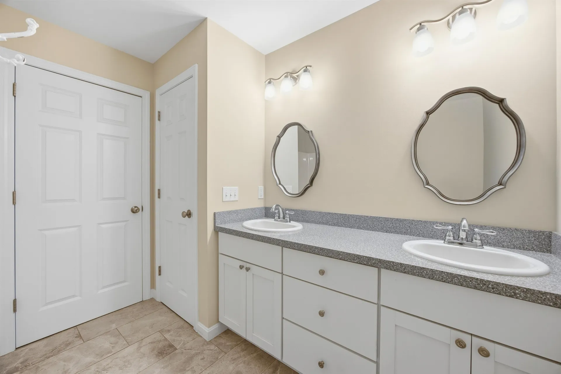 1 French Road Epping NH 03042