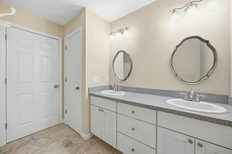 1 French Road Epping NH 03042