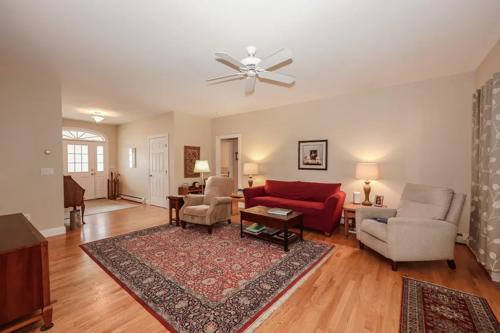 64 Pray Street Rochester NH 03868