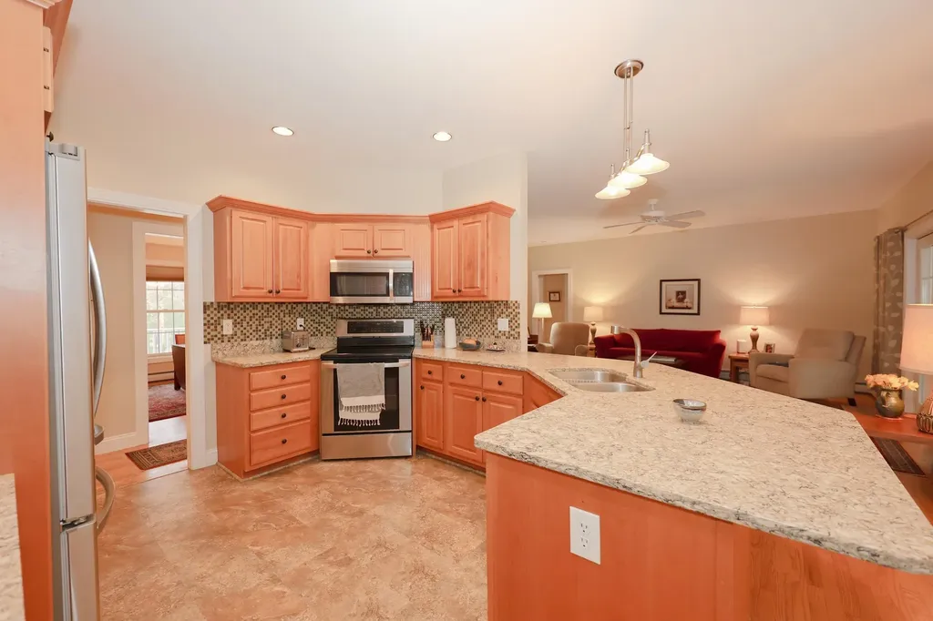 64 Pray Street Rochester NH 03868