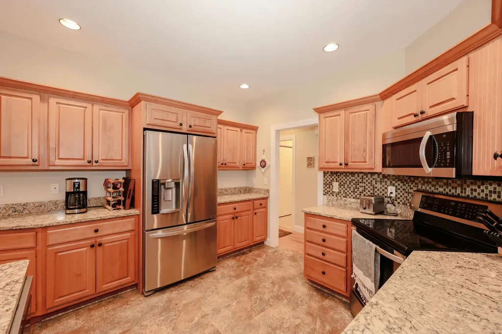 64 Pray Street Rochester NH 03868