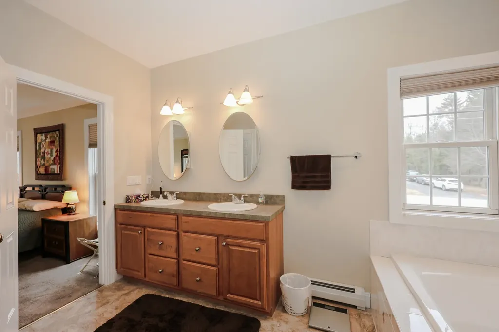 64 Pray Street Rochester NH 03868