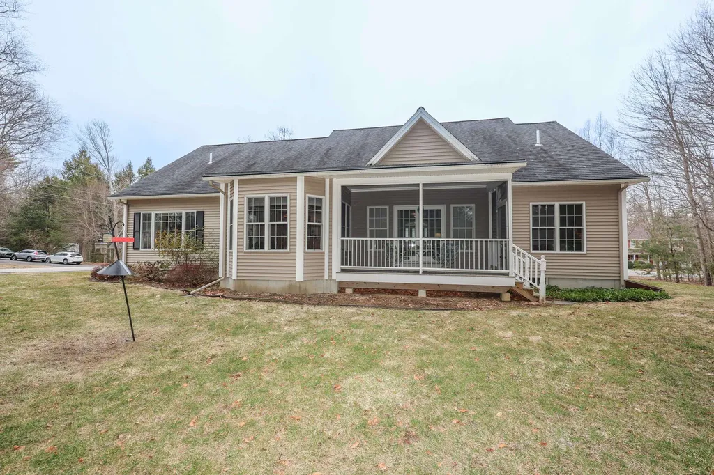 64 Pray Street Rochester NH 03868