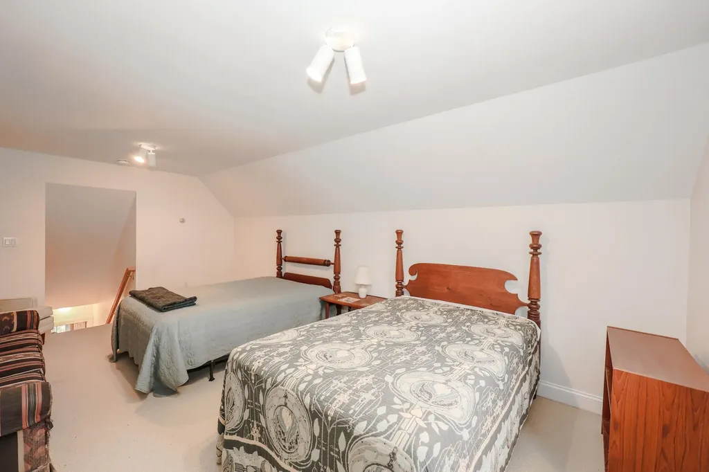 64 Pray Street Rochester NH 03868