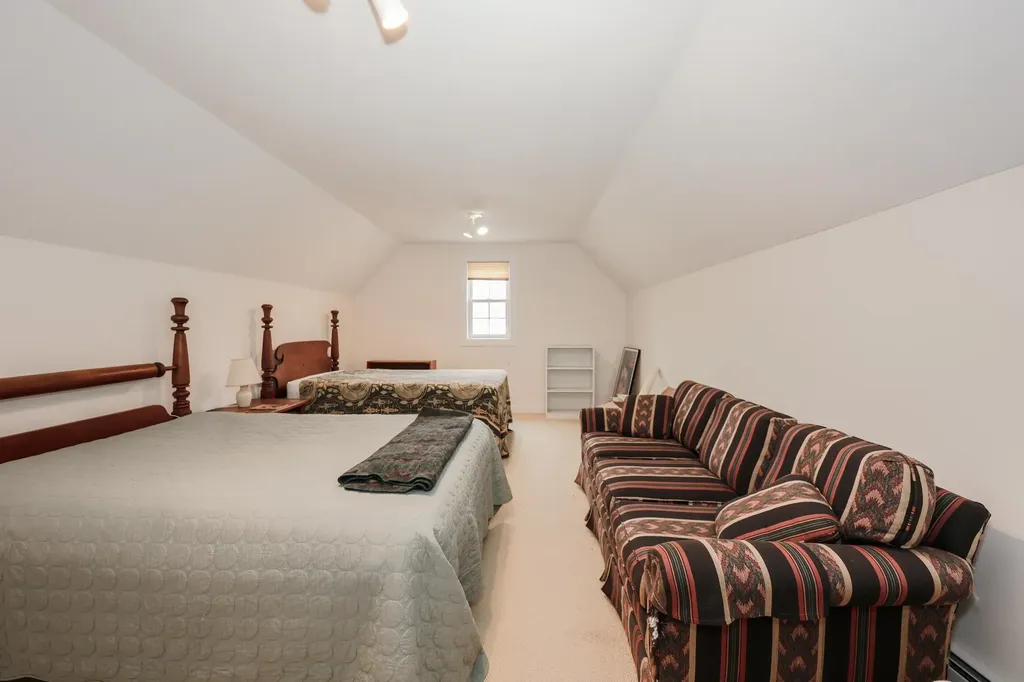 64 Pray Street Rochester NH 03868