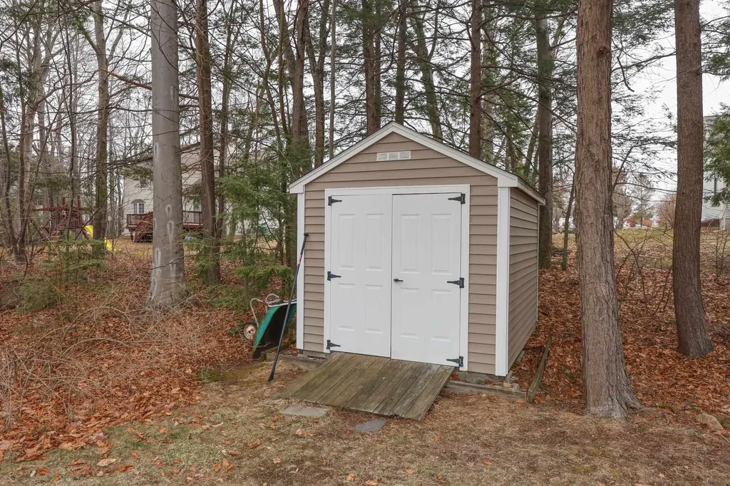 64 Pray Street Rochester NH 03868