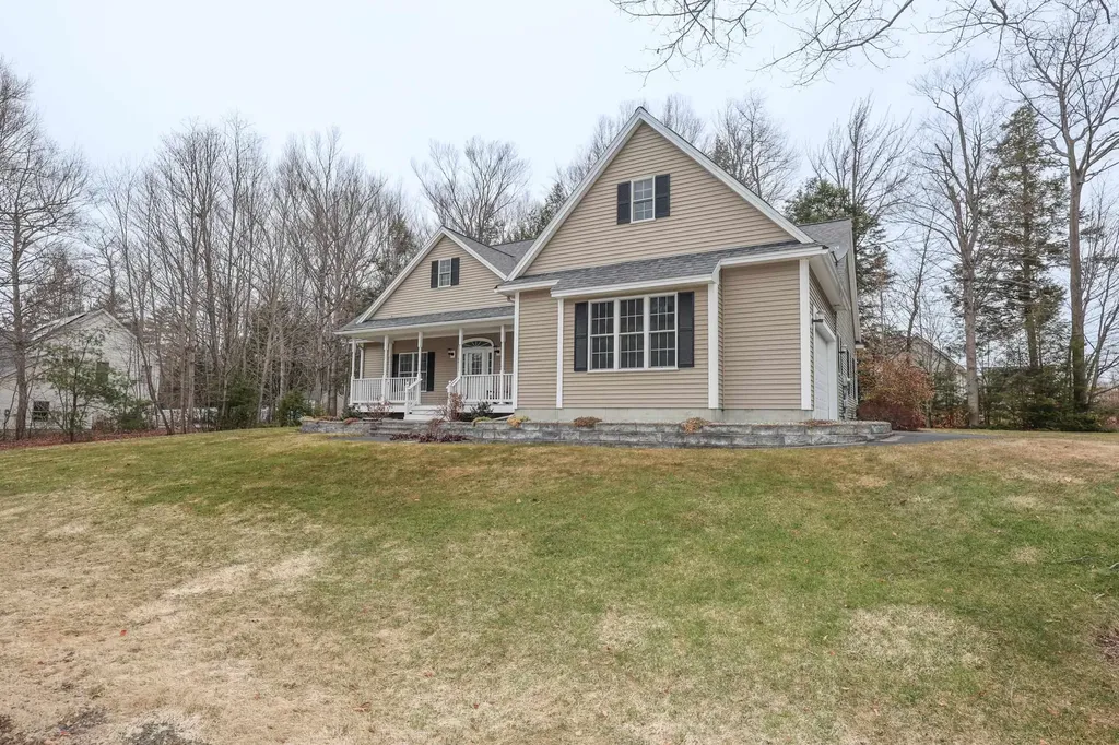 64 Pray Street Rochester NH 03868