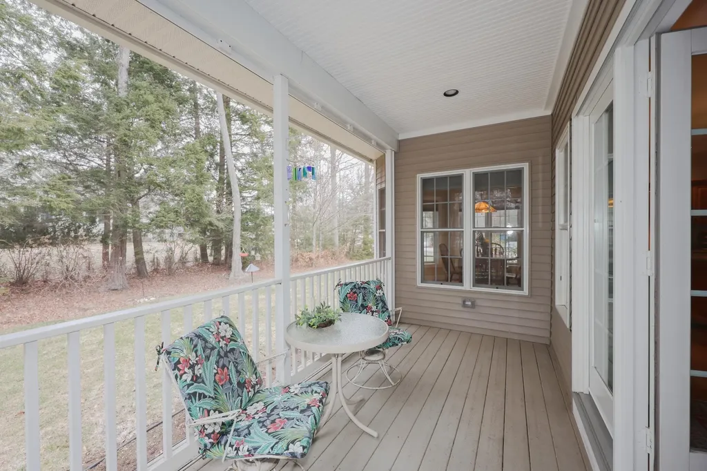 64 Pray Street Rochester NH 03868