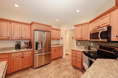64 Pray Street Rochester NH 03868