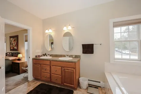 64 Pray Street Rochester NH 03868