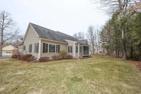 64 Pray Street Rochester NH 03868